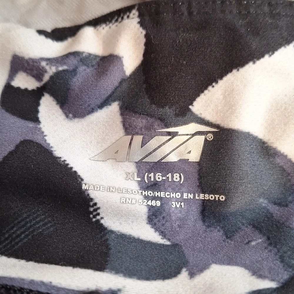Avia size xl
